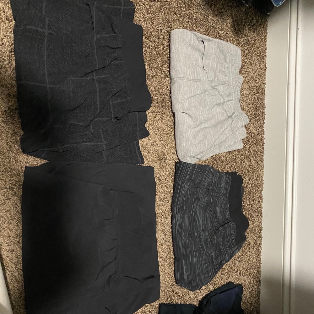 MENS LULULEMON LOT SIZE LARGE LOT OF CLOTHING